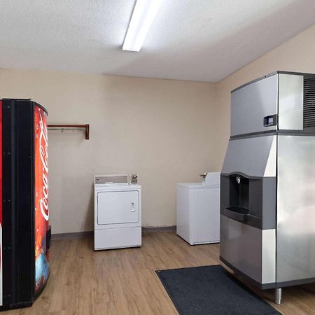 Super 8 By Wyndham Fort Mitchell Cincinnati Area Екстер'єр фото