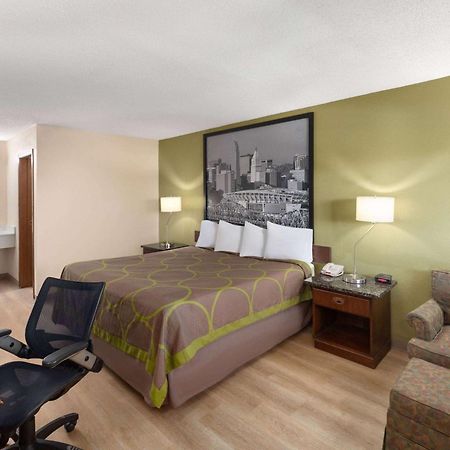Super 8 By Wyndham Fort Mitchell Cincinnati Area Екстер'єр фото