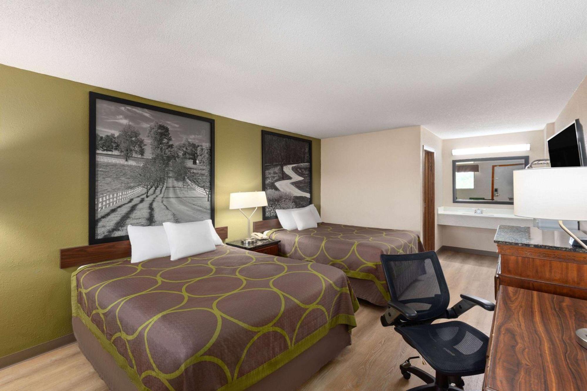 Super 8 By Wyndham Fort Mitchell Cincinnati Area Екстер'єр фото