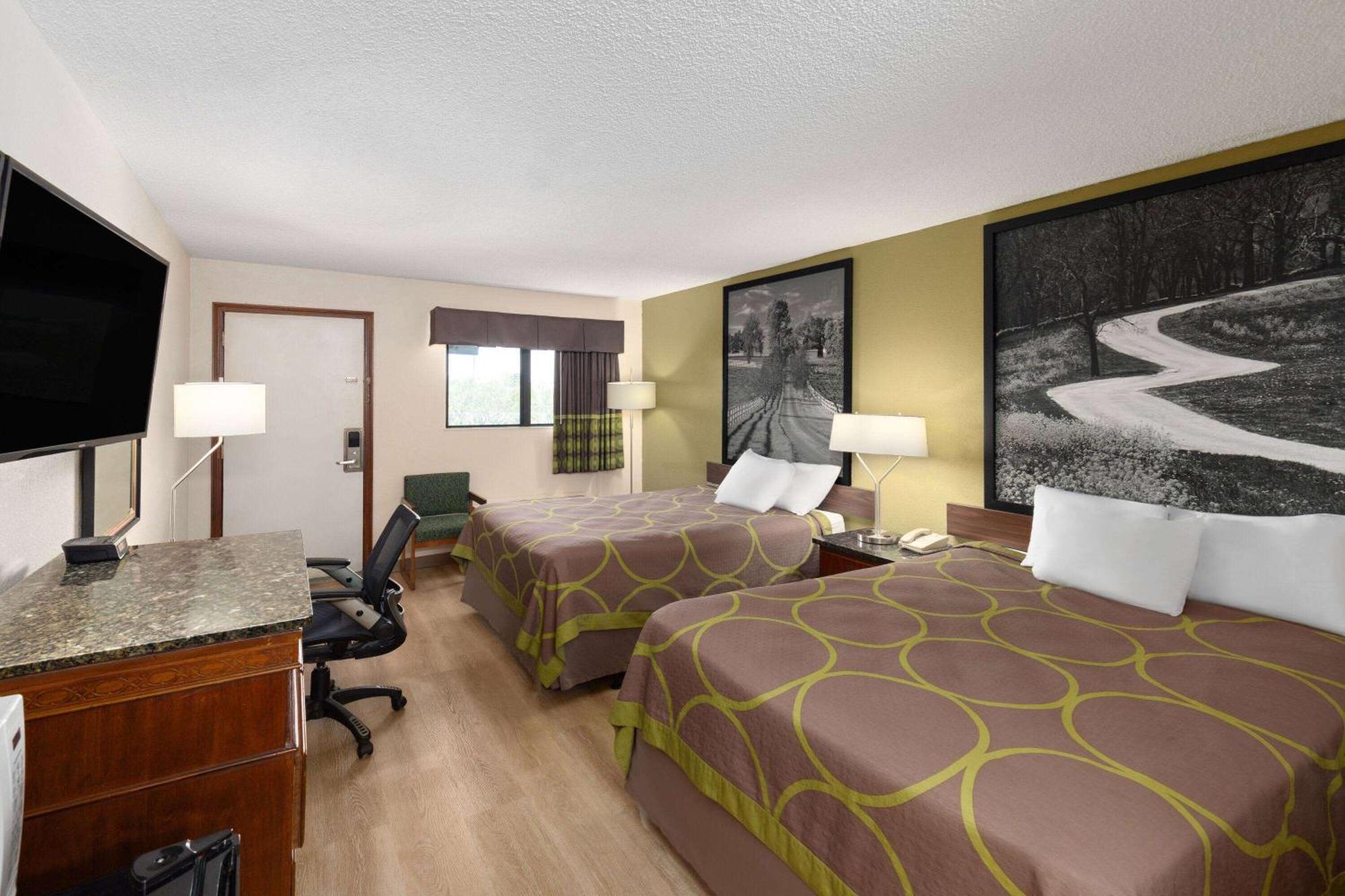 Super 8 By Wyndham Fort Mitchell Cincinnati Area Екстер'єр фото