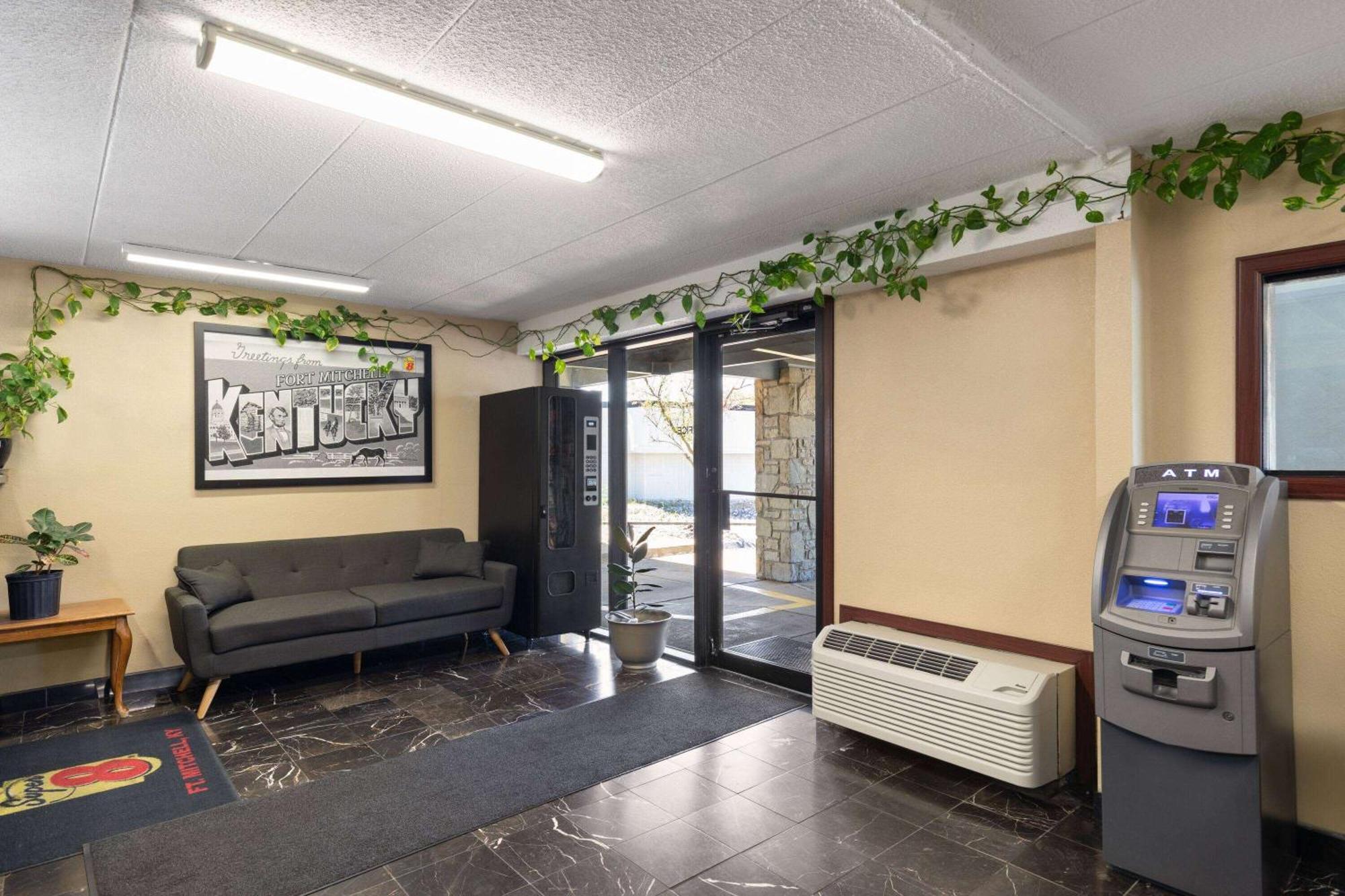 Super 8 By Wyndham Fort Mitchell Cincinnati Area Екстер'єр фото