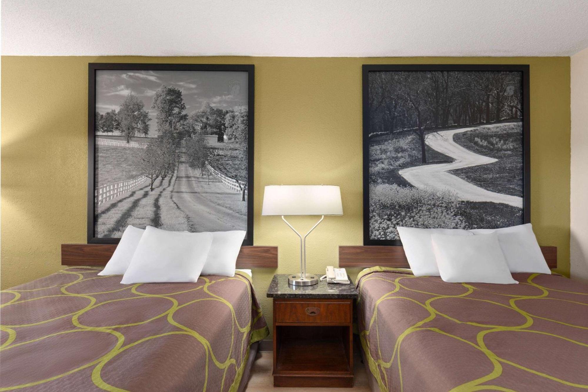 Super 8 By Wyndham Fort Mitchell Cincinnati Area Екстер'єр фото