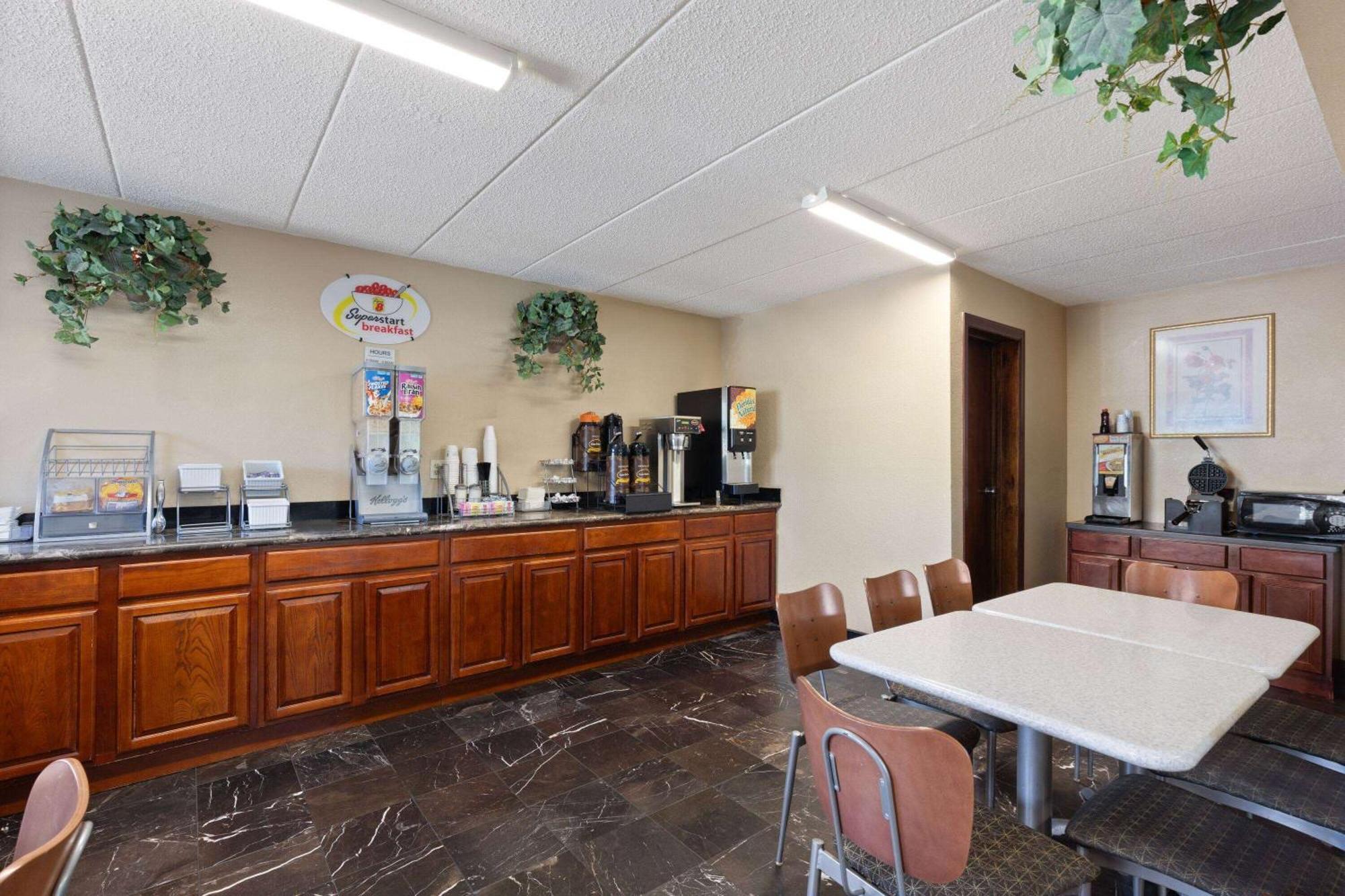 Super 8 By Wyndham Fort Mitchell Cincinnati Area Екстер'єр фото